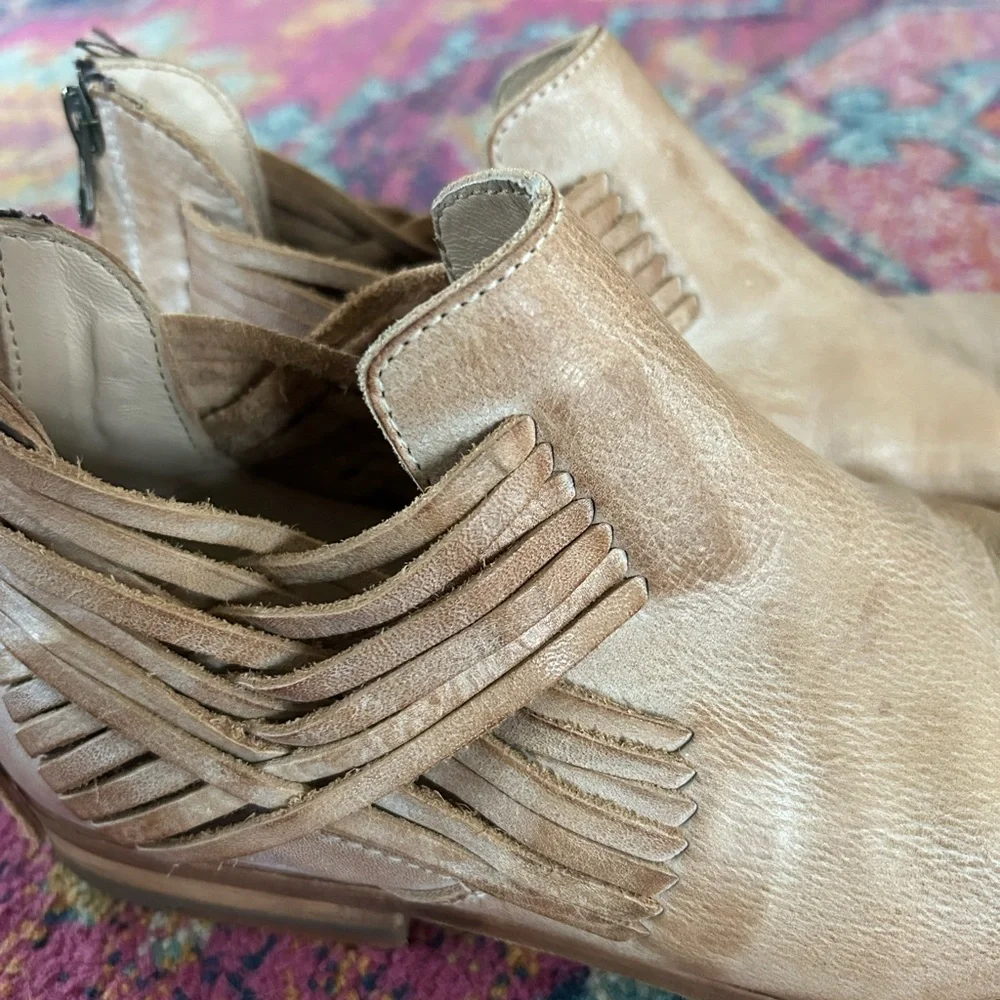 Baske | Women's Tan Leather Lexi Ankle Booties Back Zip Almond Toe Tassels Sz 8